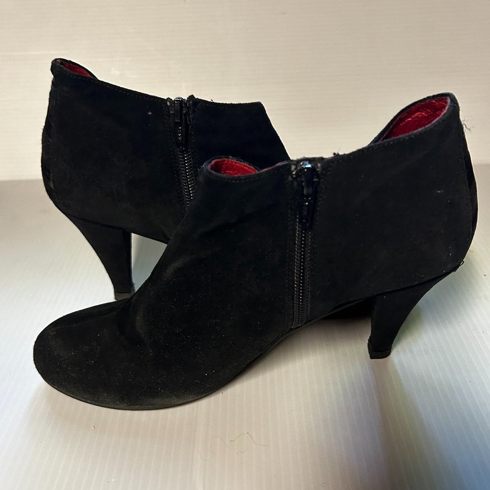 CUPLE Black Suede Heeled Booties - Size 8